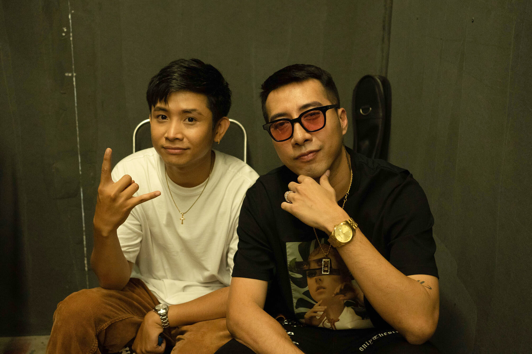 Ricky Star Và Only C Quậy Tưng Tiệm Cơm Tấm Trong MV Nhạc Phim Nghề Siêu Dễ