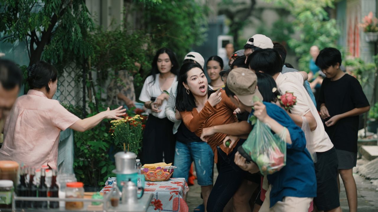 Cục Vàng Của Ngoại - Lê Khánh “Xả Thân” Giành Giật Hết Mình Trong Ngày “Cúng Cô Hồn” - Ra Rạp Xem Gì