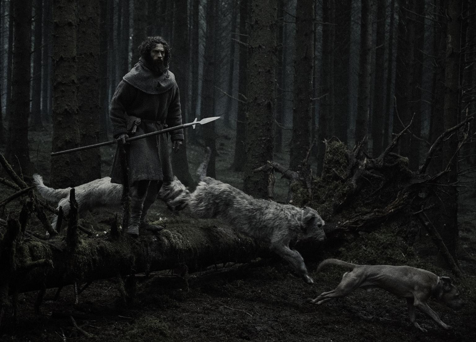 Aaron Taylor-Johnson gieo rắc nỗi kinh hoàng trong Werwulf Ma Sói